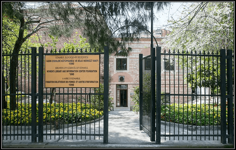 Kadın Eserleri Kütüphanesi